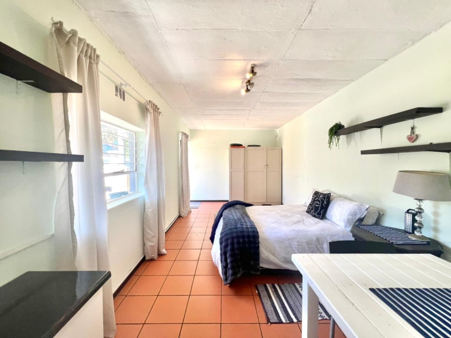 5 Bedroom Property for Sale in Paradise Beach Eastern Cape